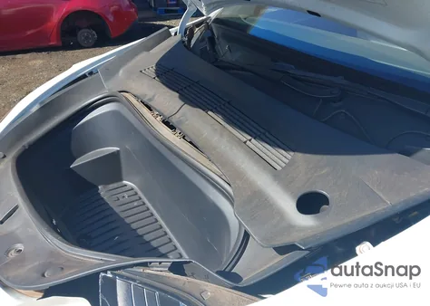 2022 Tesla Model Y Long Range Dual Motor All-Wheel Drive z USA, uszkodzony, nr VIN 7SAYGAEE8NF540779